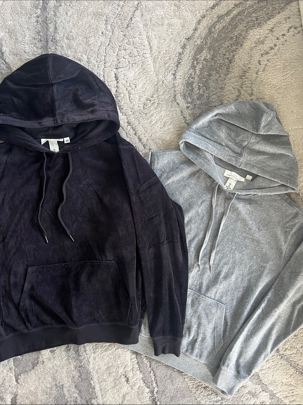 2x womens H&M velour sweaters size L
